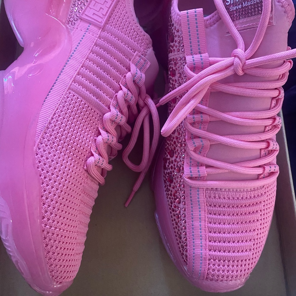 Steve Madden pink maxima sneakers